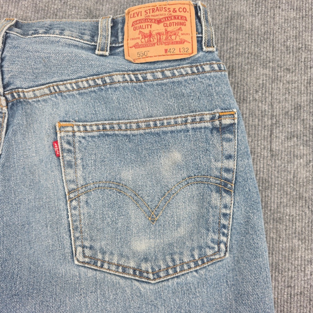 Levis 550 Relaxed Fit Jeans Mens 38x29 Medium Wash Blue Tapered Leg Denim - Picture 7 of 8